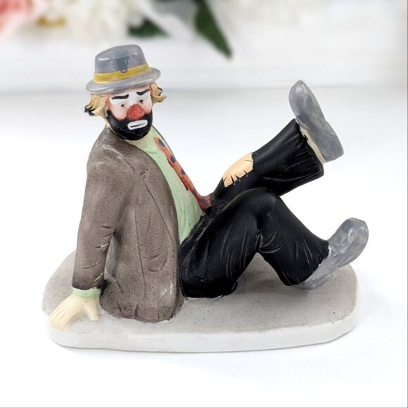 Emmett Kelly Jr. Porcelain Hobo Clown Figurine Sitting Kicking Falling - Picture 1 of 7